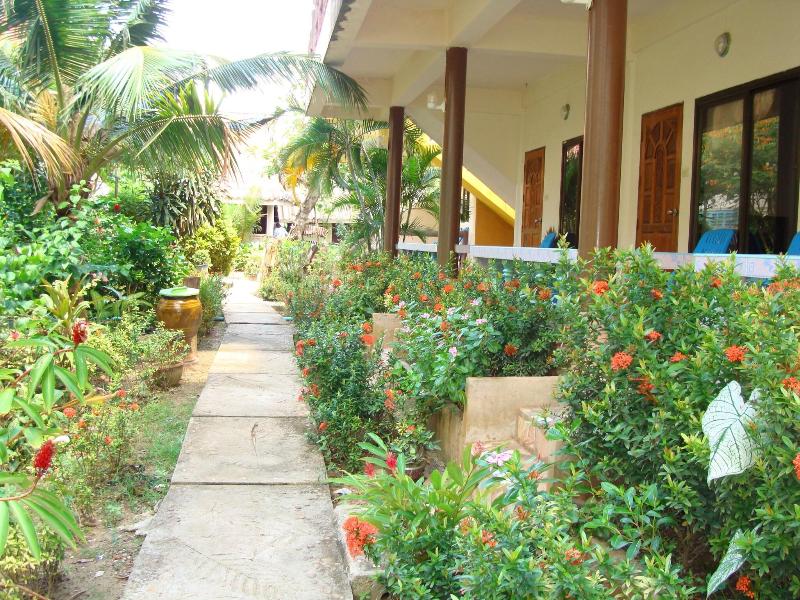 Lanta Garden Home image