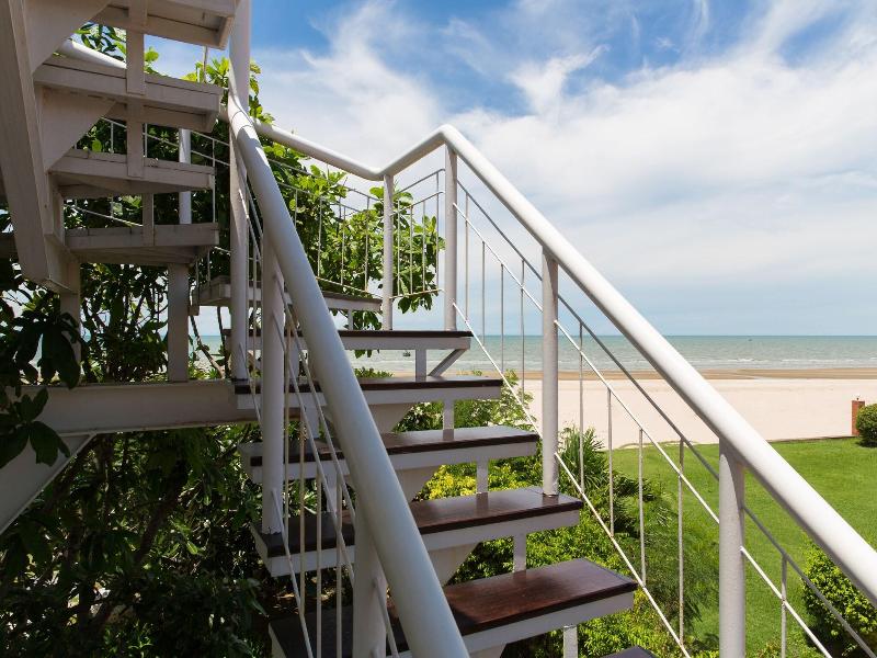 Verano Beach Villa image