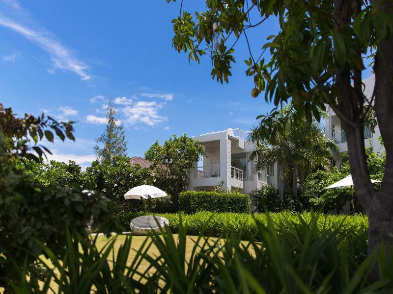 Verano Beach Villa image
