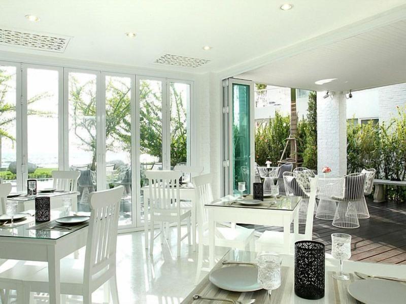 Verano Beach Villa image