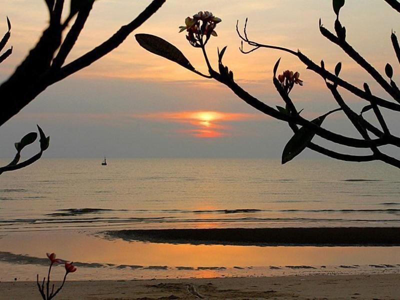 Verano Beach Villa image
