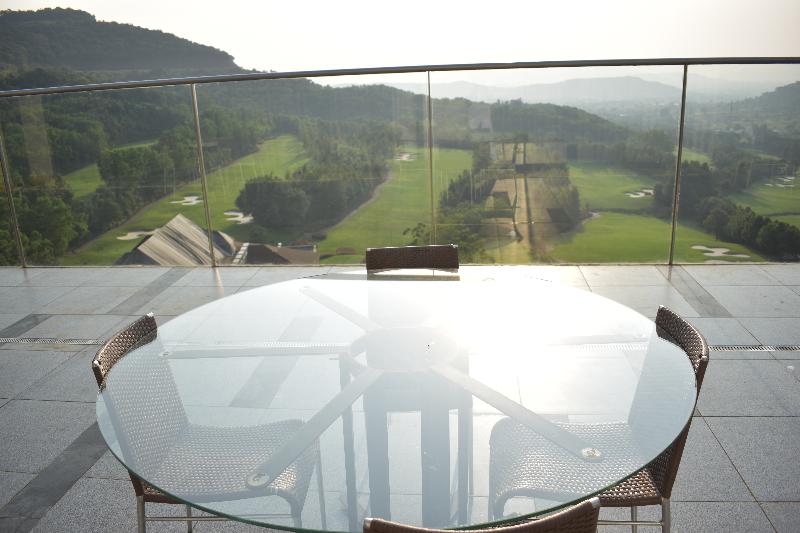 Oxford Golf Resort image