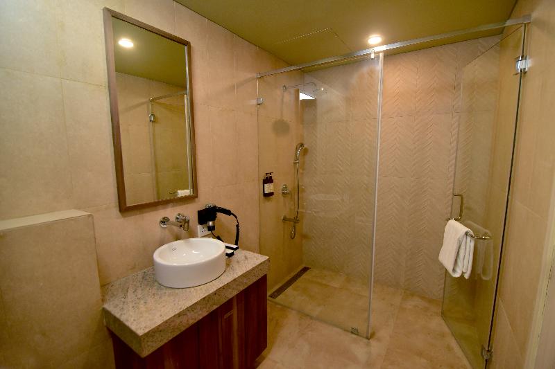 Oxford Golf Resort image