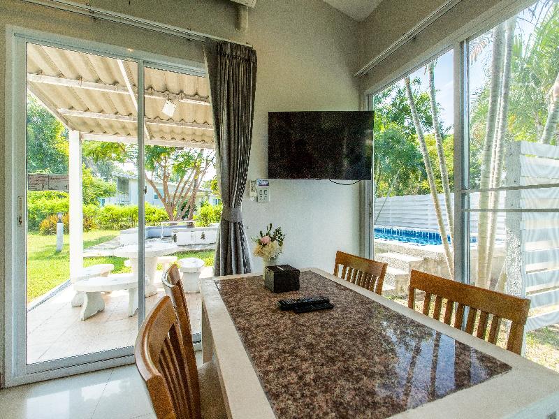 Bangsaen Heritage Hotel image