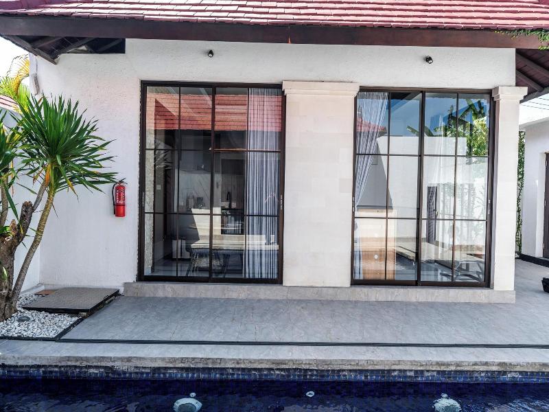 Blue Marlin Villas Legian image