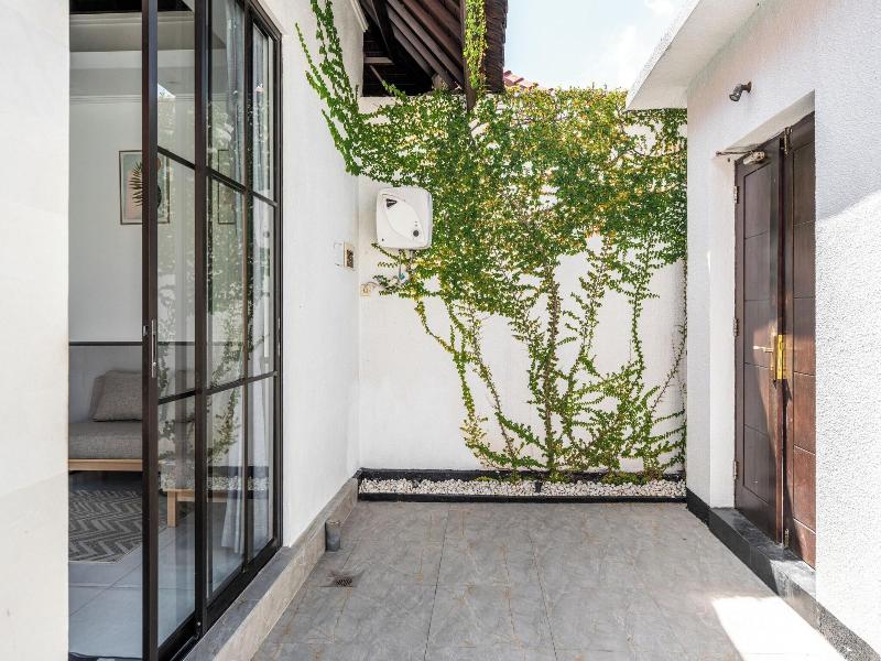 Blue Marlin Villas Legian image