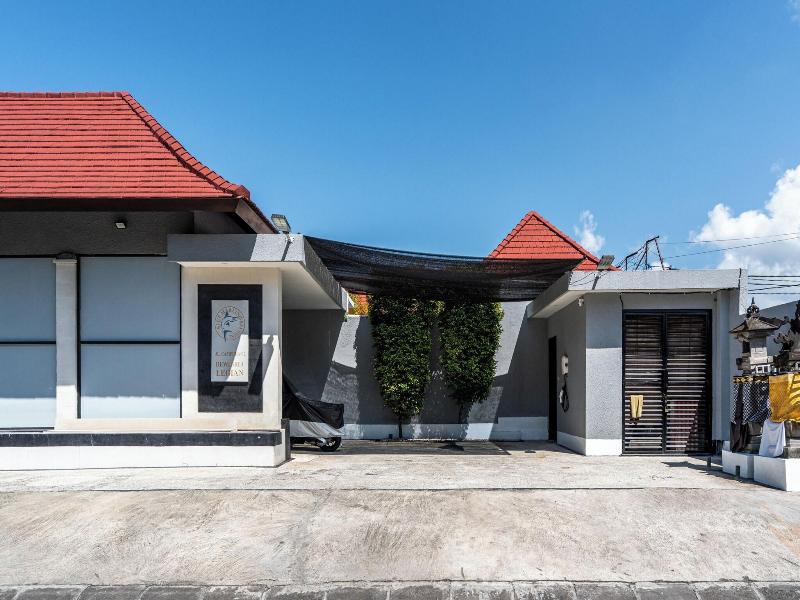 Blue Marlin Villas Legian image