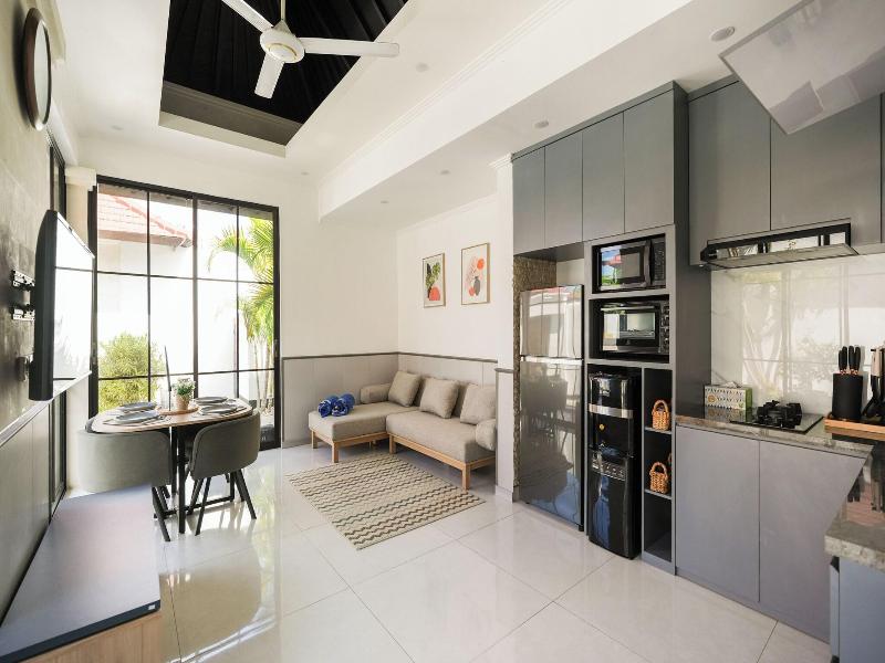 Blue Marlin Villas Legian image