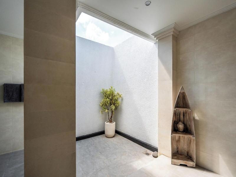 Blue Marlin Villas Legian image