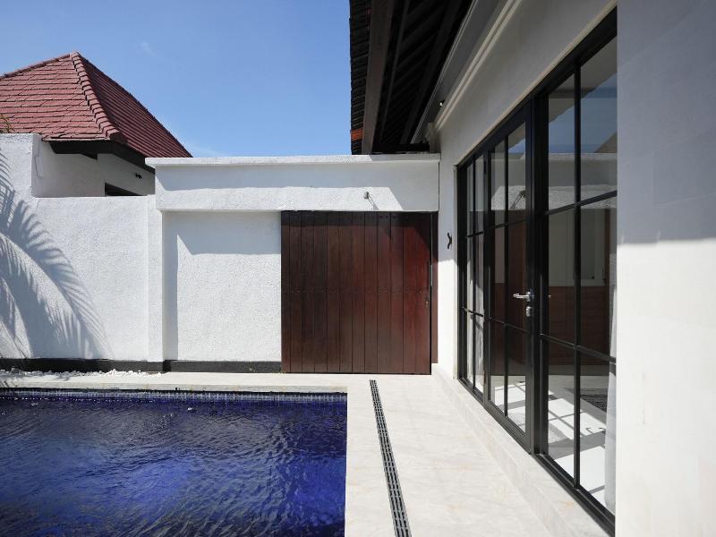 Blue Marlin Villas Legian image