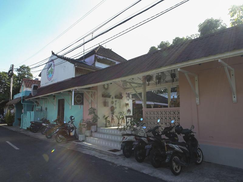 The Chillhouse Bali Surf And Yoga Retreats image