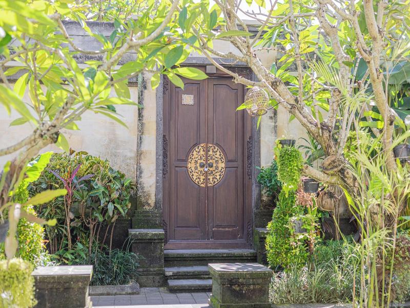 Puri Canggu Villas And Rooms image