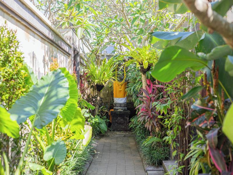 Puri Canggu Villas And Rooms image