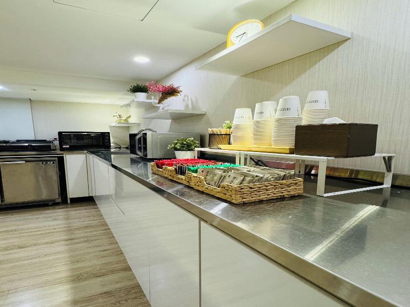 Apause Inn image