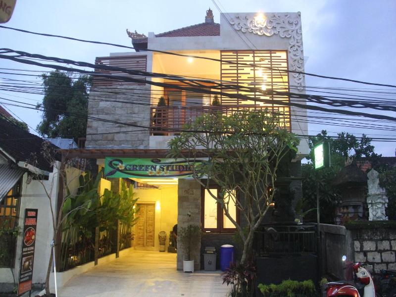 Green Studio Apartment Seminyak image