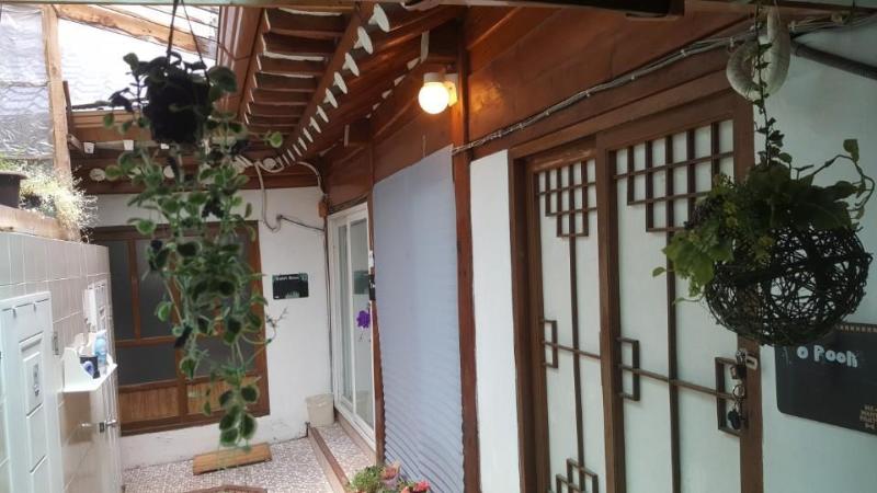 ICOS HANOK GUESTHOUSE 1 FOR FEMALE