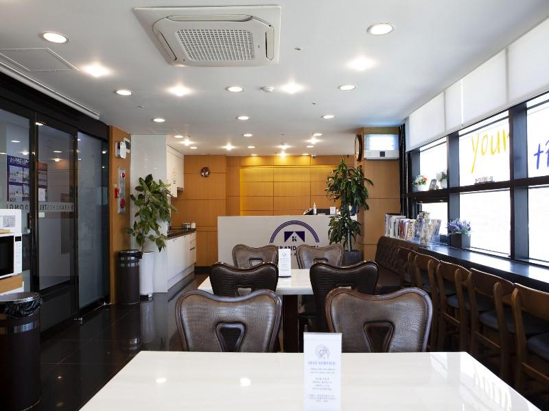 K Grand Hostel Dongdaemun image