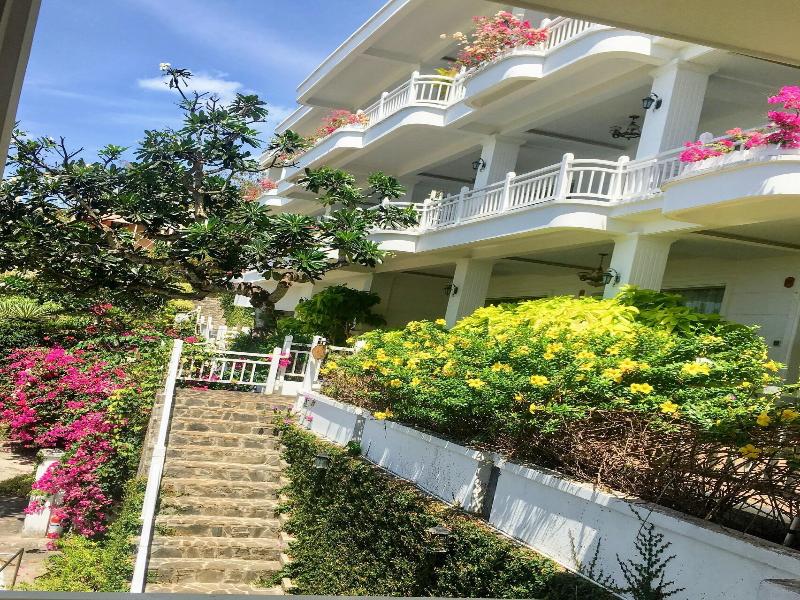Leman Cap Resort And Spa image