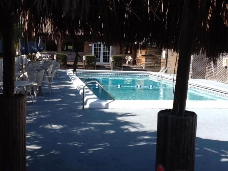 Americas Best Inn And Suites Fort Lauderdale North image