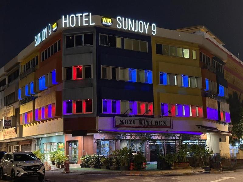 Hotel Sunjoy9 OKR Near Midvalley 10 Mins by ZUZU image