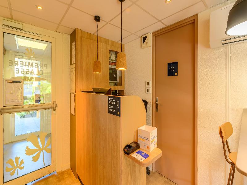 Premiere Classe Versailles Saint Cyr L Ecole image