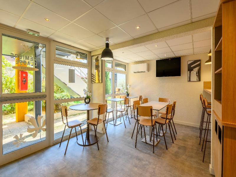 Premiere Classe Versailles Saint Cyr L Ecole image