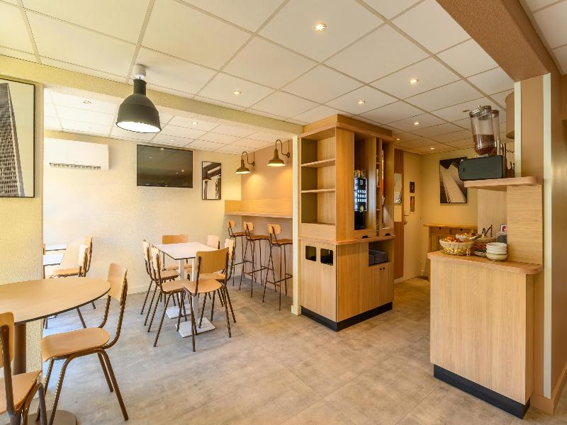 Premiere Classe Versailles Saint Cyr L Ecole image