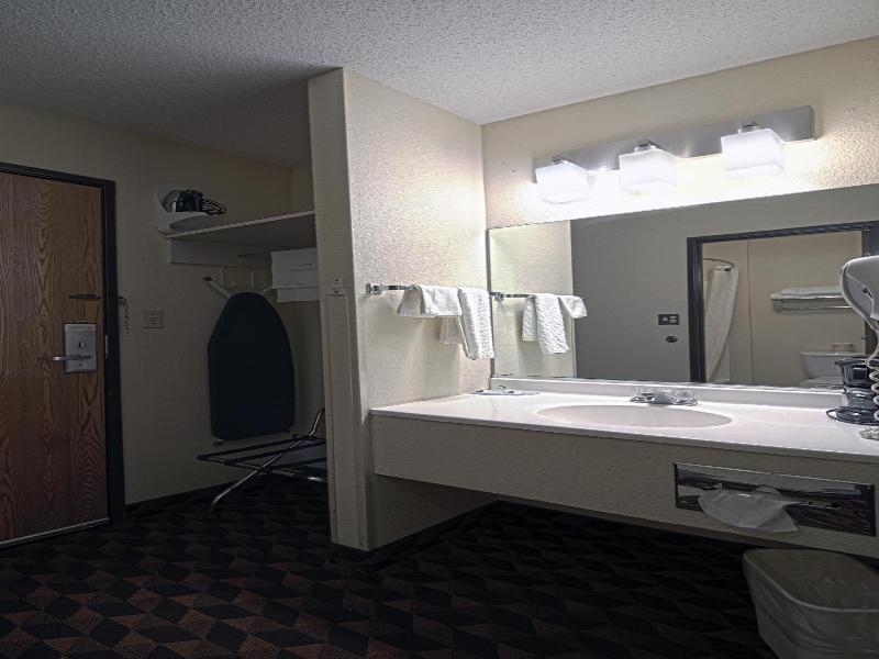 Geneva Motel Inn image