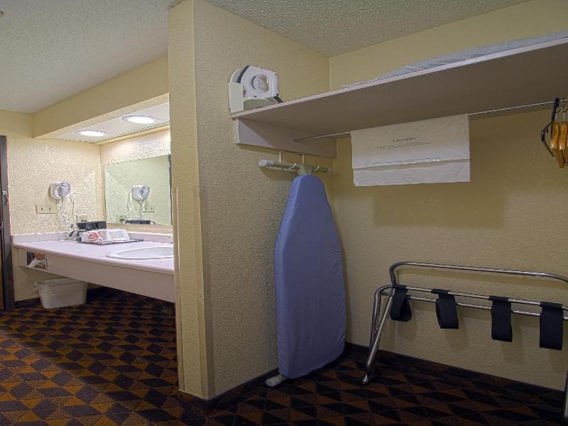 Geneva Motel Inn image