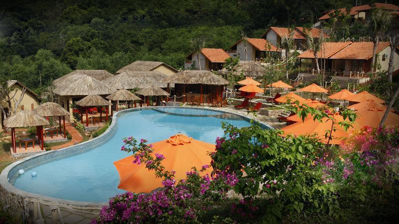 Daisy Resort image