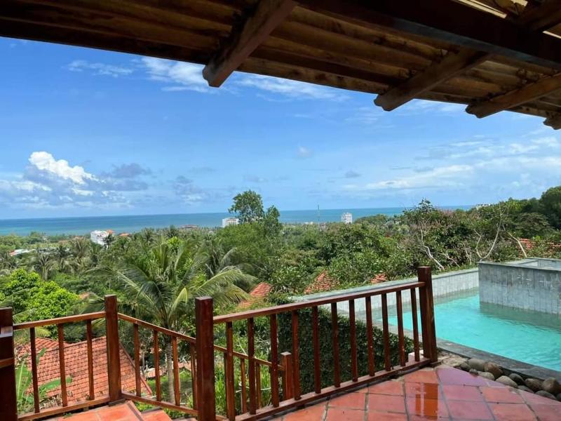 Daisy Resort image