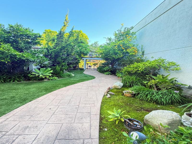 Pacific Garden image