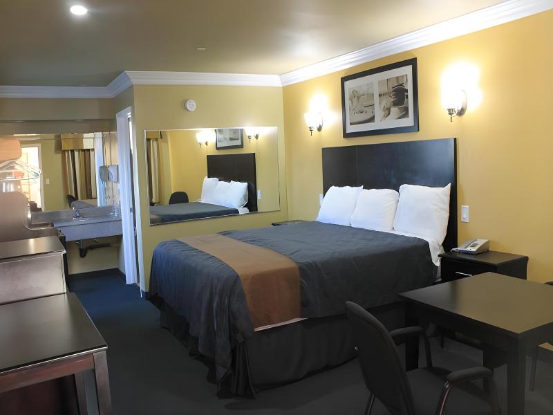 El Rancho Inn image