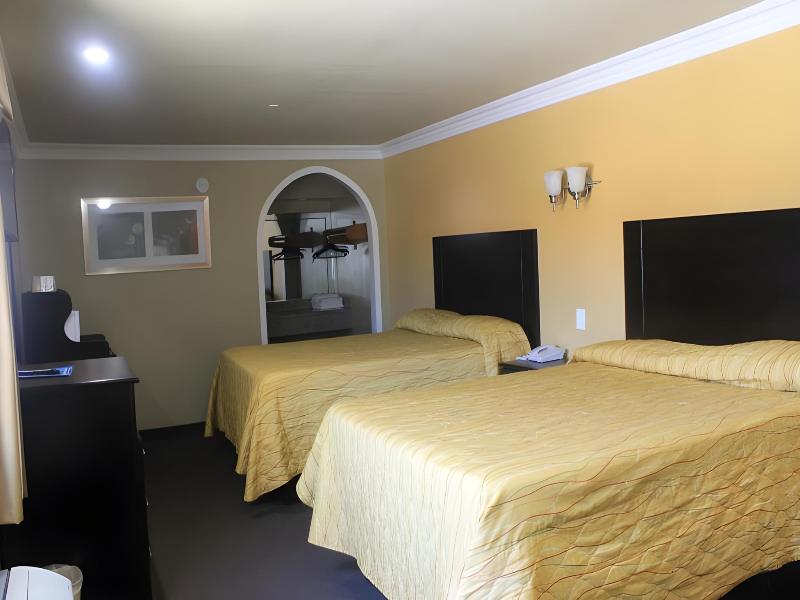 El Rancho Inn image