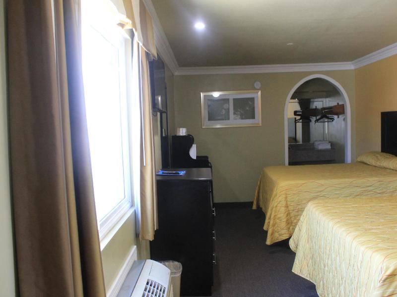 El Rancho Inn image
