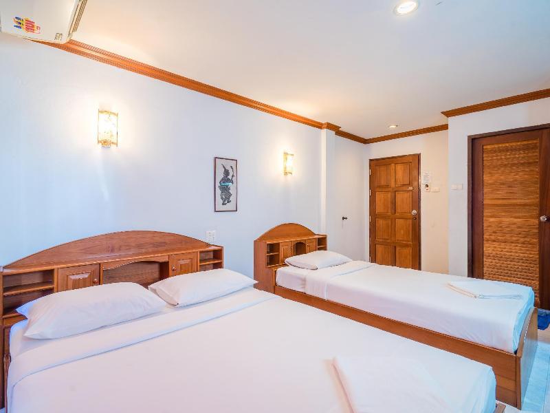 Break Point Hotel - Image 2