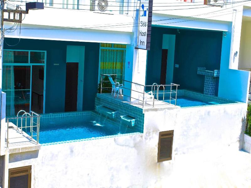 Sea Host Inn image