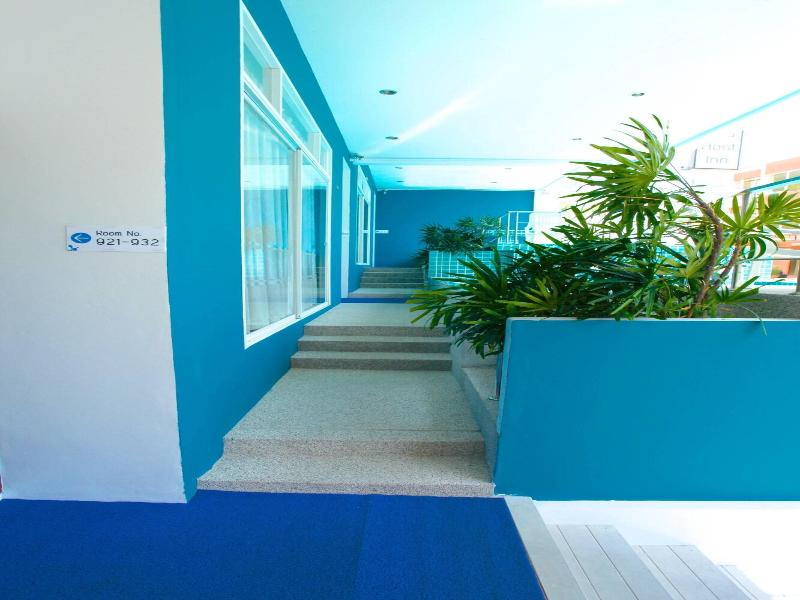 Sea Host Inn image