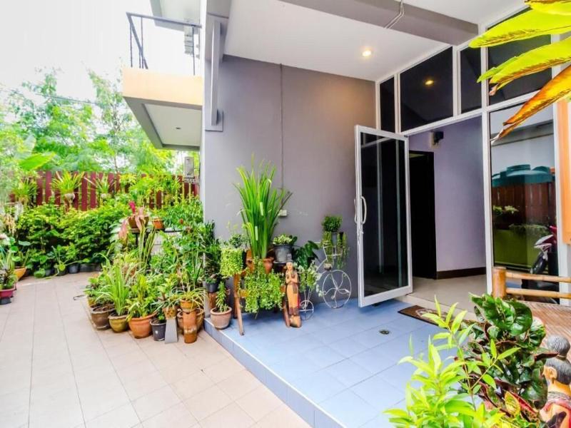 Baan Yuyen Karon Guesthouse image