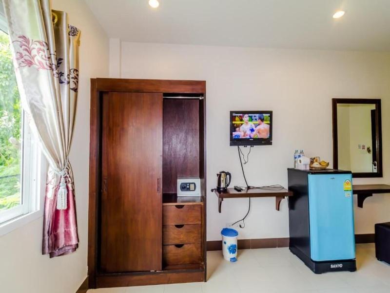 Baan Yuyen Karon Guesthouse image