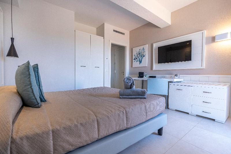 Mangia's Pollina Resort image