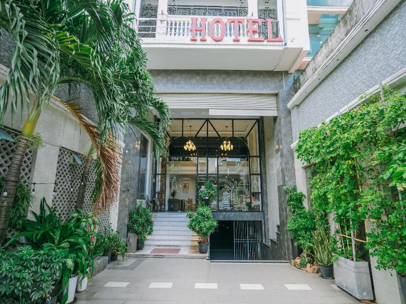 C Lavie Hotel Saigon Airport Hotel image