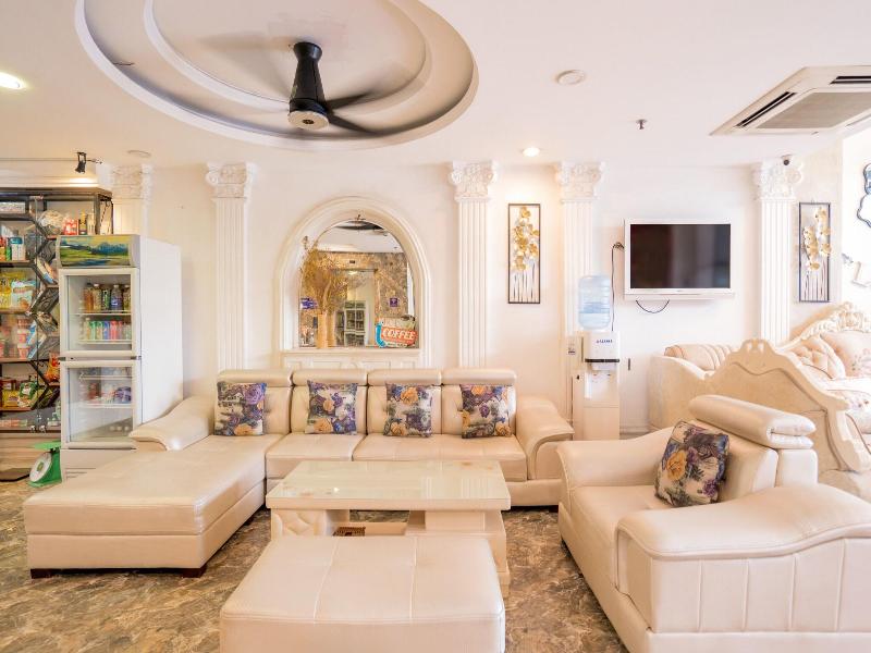 C Lavie Hotel Saigon Airport Hotel image