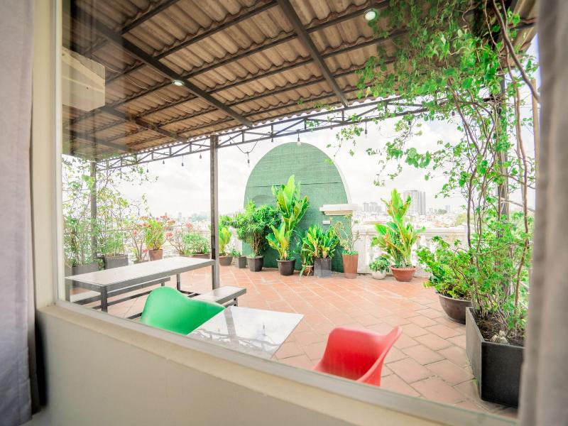 C Lavie Hotel Saigon Airport Hotel image