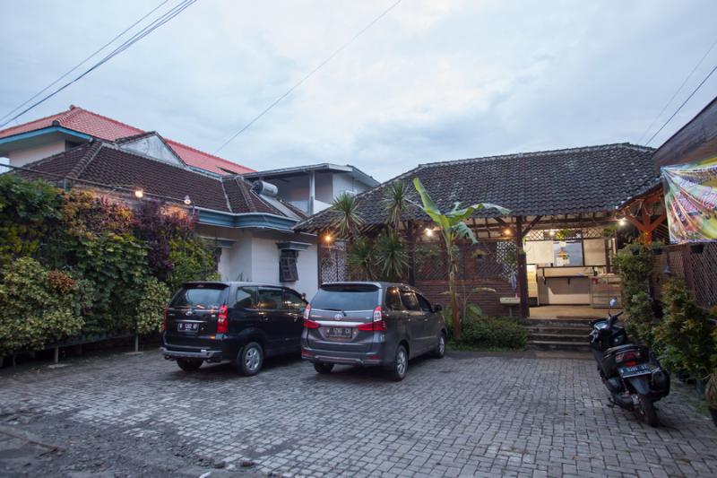 Formerly RedDoorz @ Pandanrejo Batu image