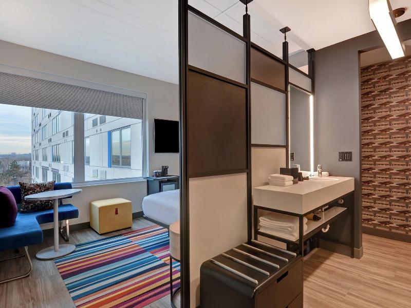 Aloft Secaucus Meadowlands image