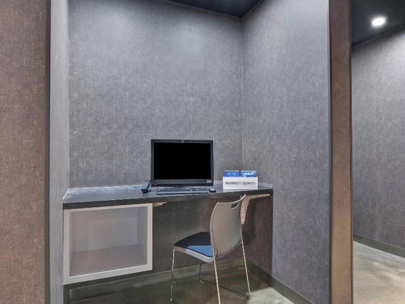 Aloft Secaucus Meadowlands image