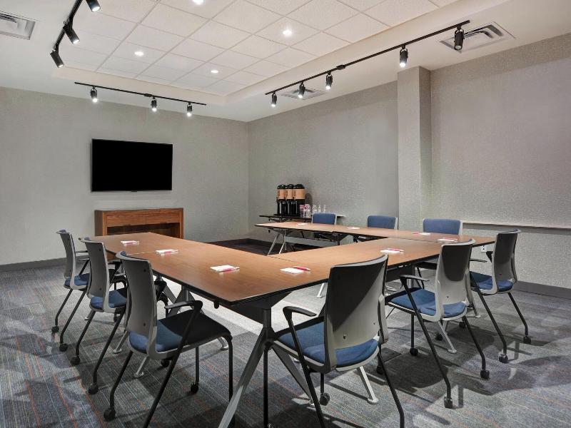 Aloft Secaucus Meadowlands image