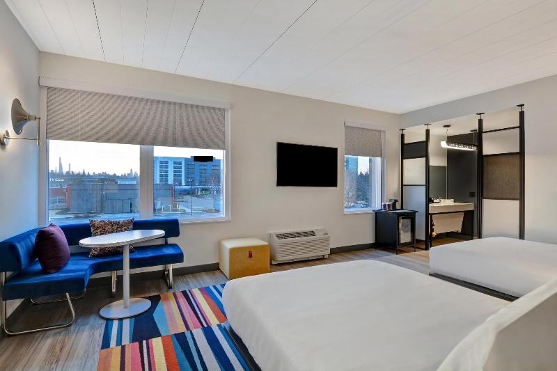 Aloft Secaucus Meadowlands image