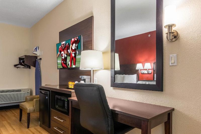 Red Roof Inn Georgetown, In – Louisville West image
